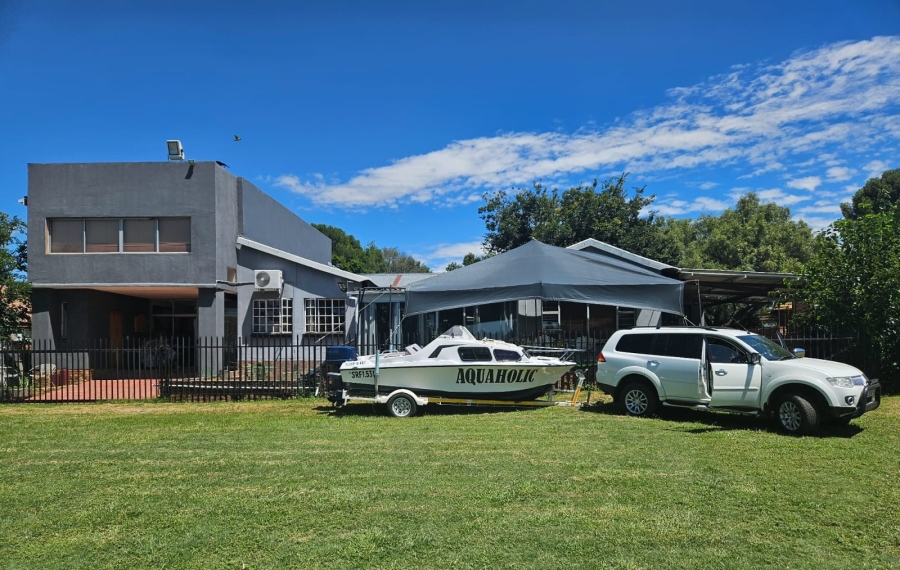 9 Bedroom Property for Sale in Deneysville Free State